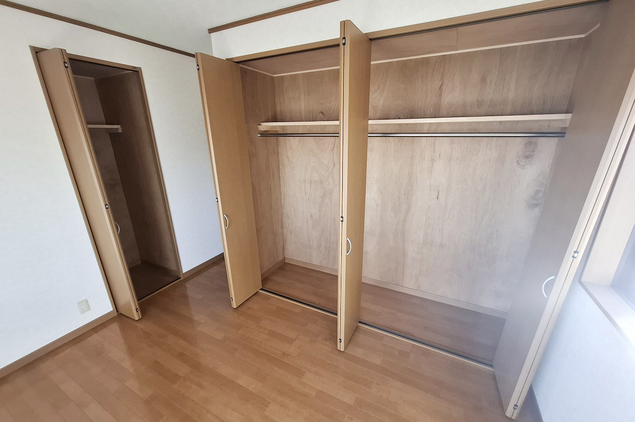 洋室2クローゼット