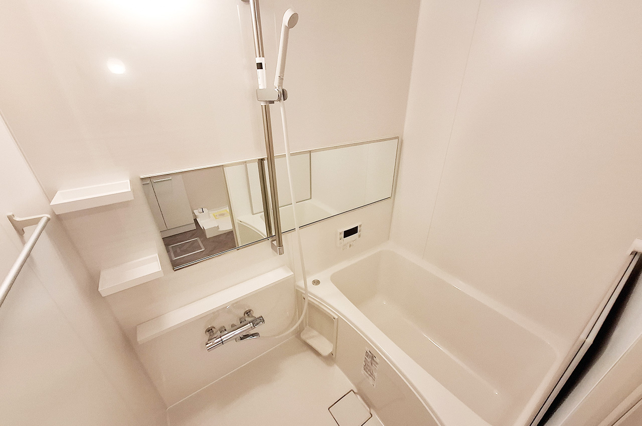 バスルーム：システムバスを新調済み。