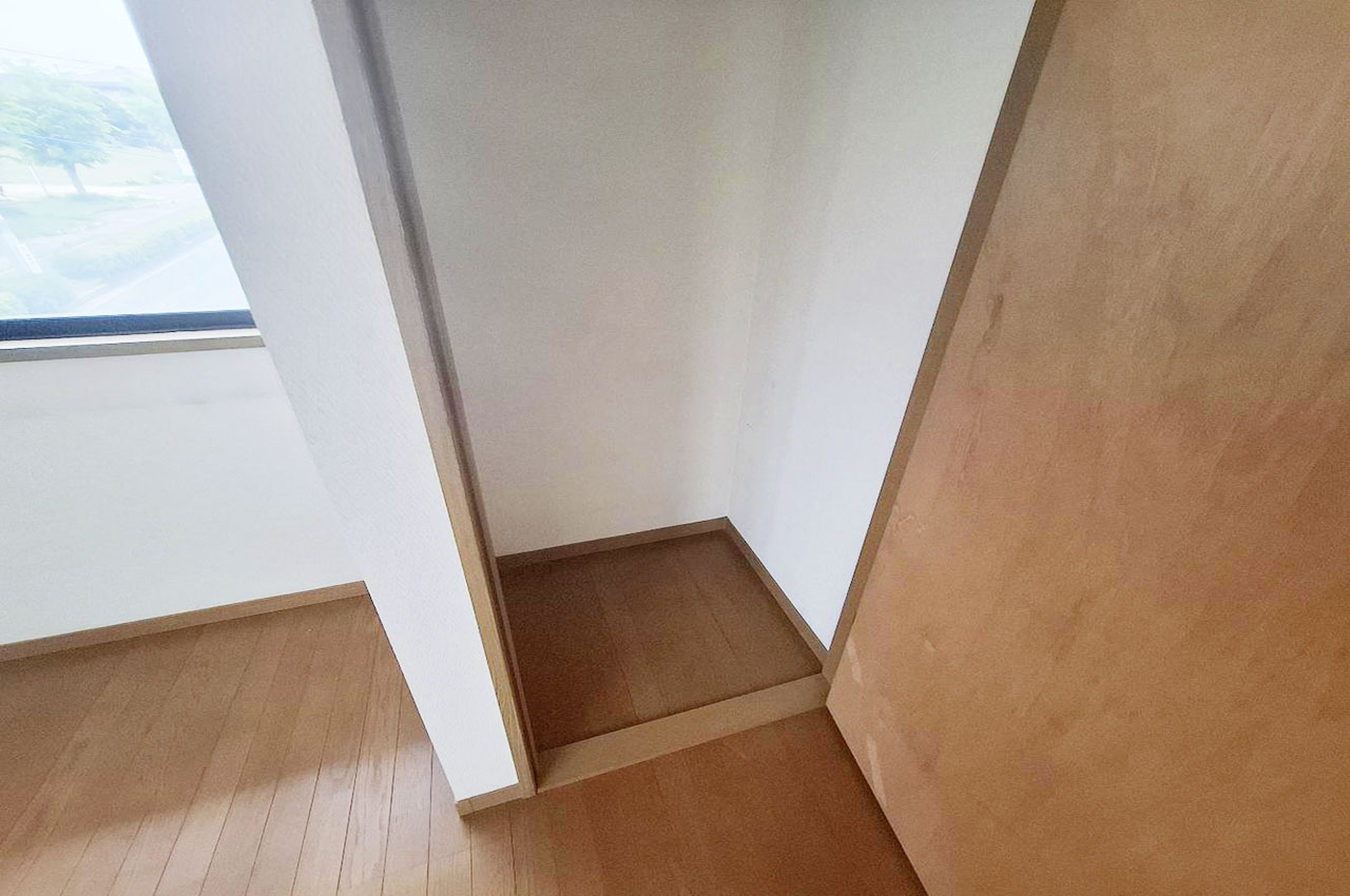 洋室①:クローゼット