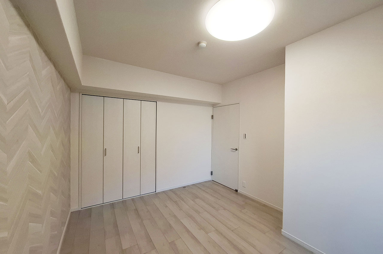 洋室：約6帖の広さで、生活スタイルに合わせて多目的に使える洋室です。