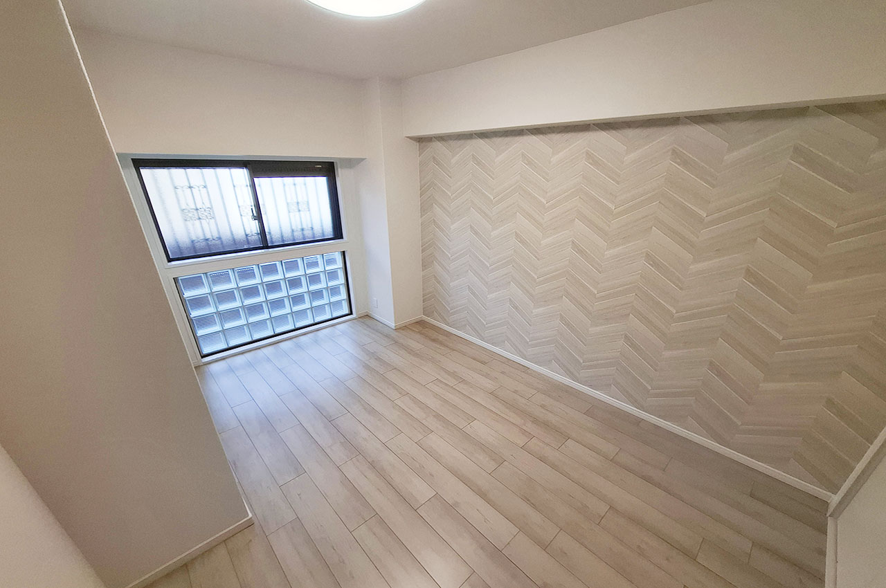 納戸：窓があることで通気性が良く収納品を清潔に保ちやすい納戸。収納空間として安心して利用できます。