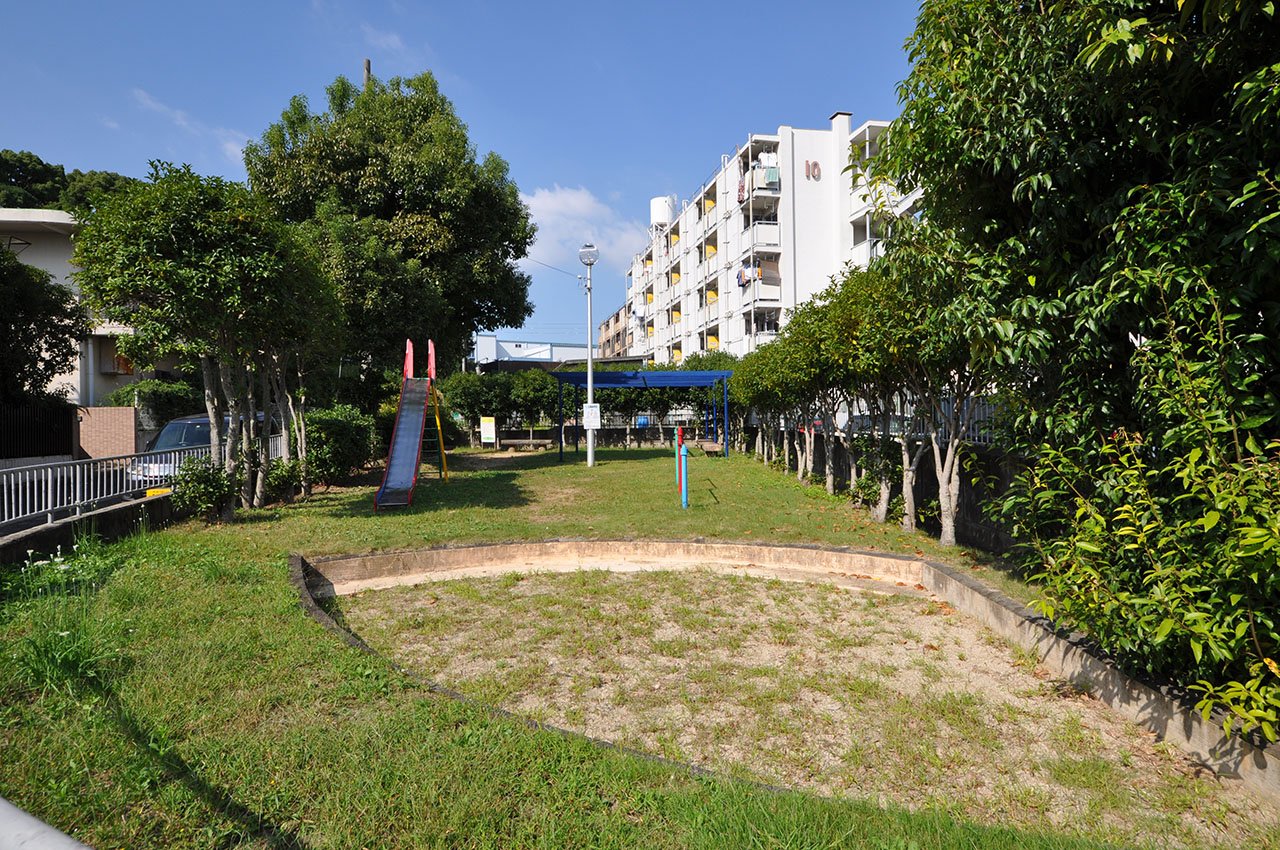 隣接公園(伏屋1号公園)