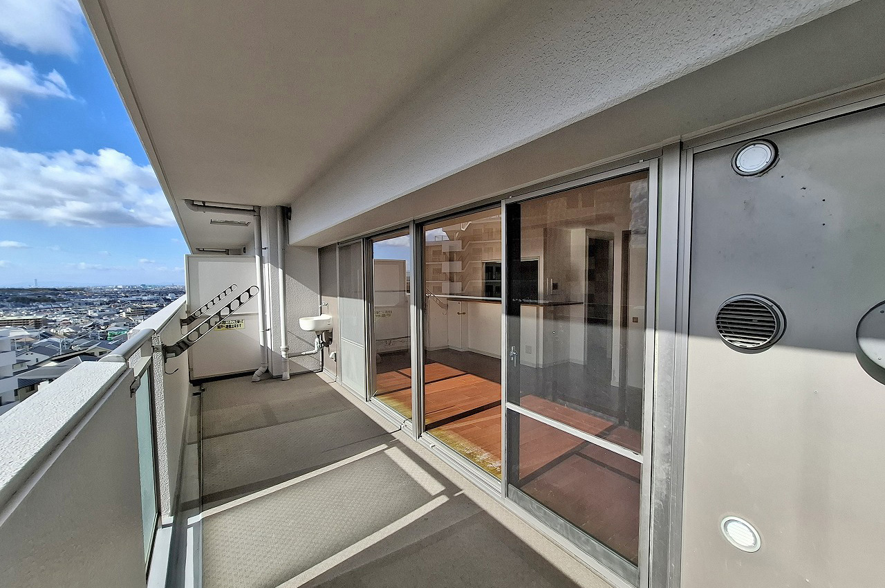 バルコニー（LDK側）：スロップシンク付き