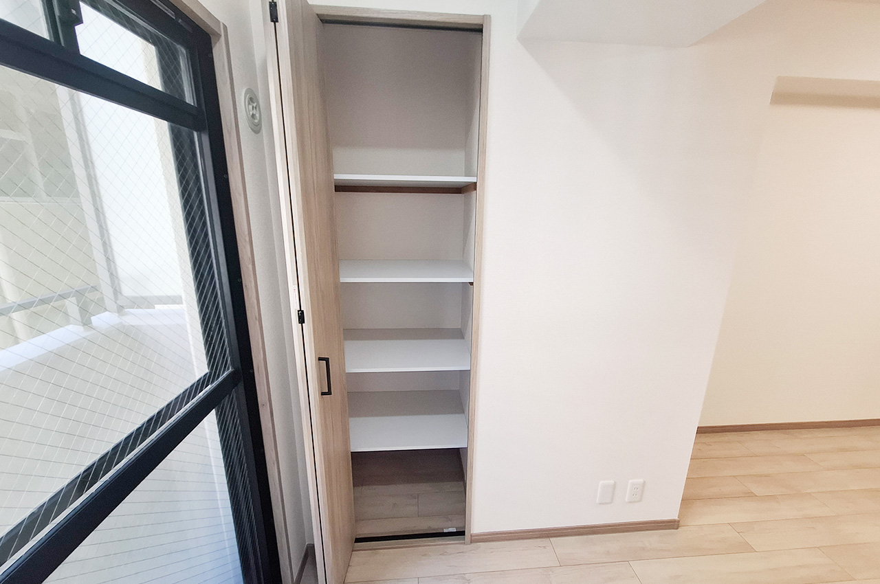 洋室2物入:新調済み。