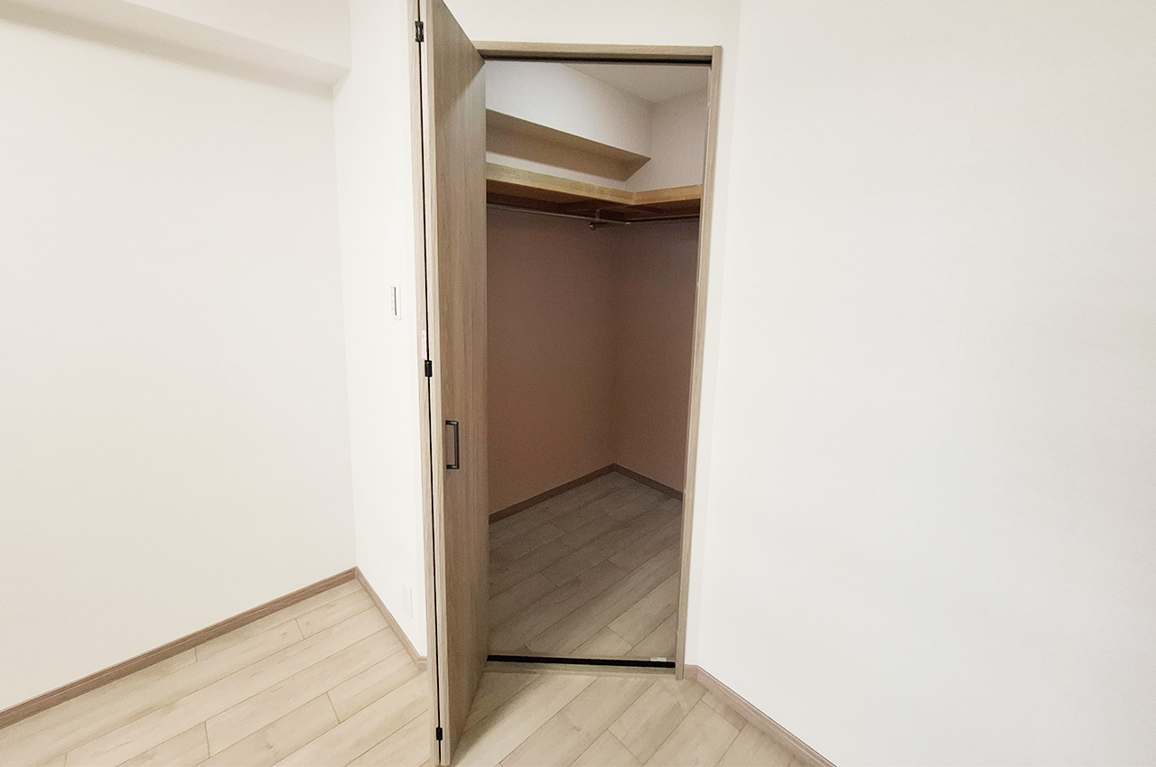 洋室2ウォークインクローゼット