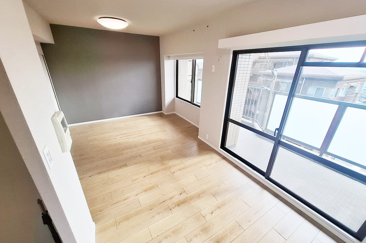 LDK:クロスやフローリングを貼替えるなどリフォーム済み。