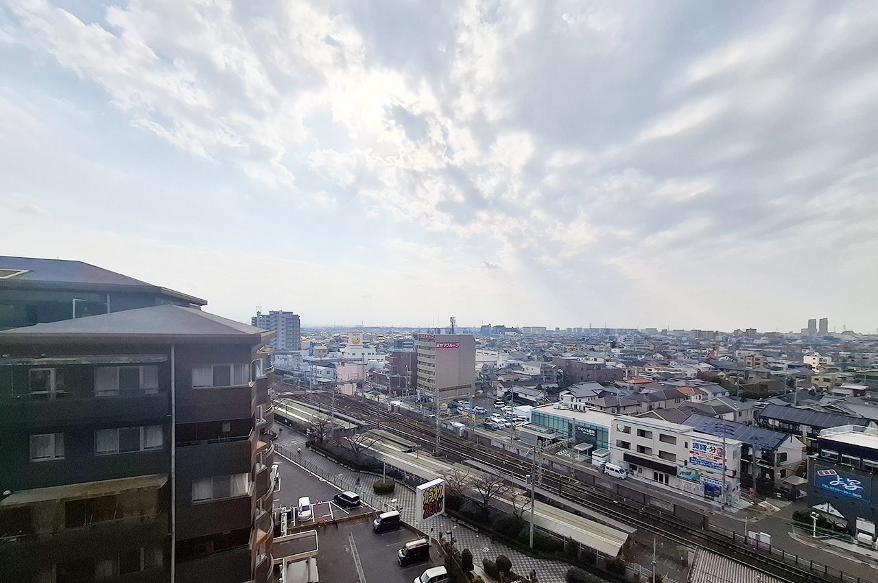 眺望:14階建ての10階部分で眺望を楽しめます。