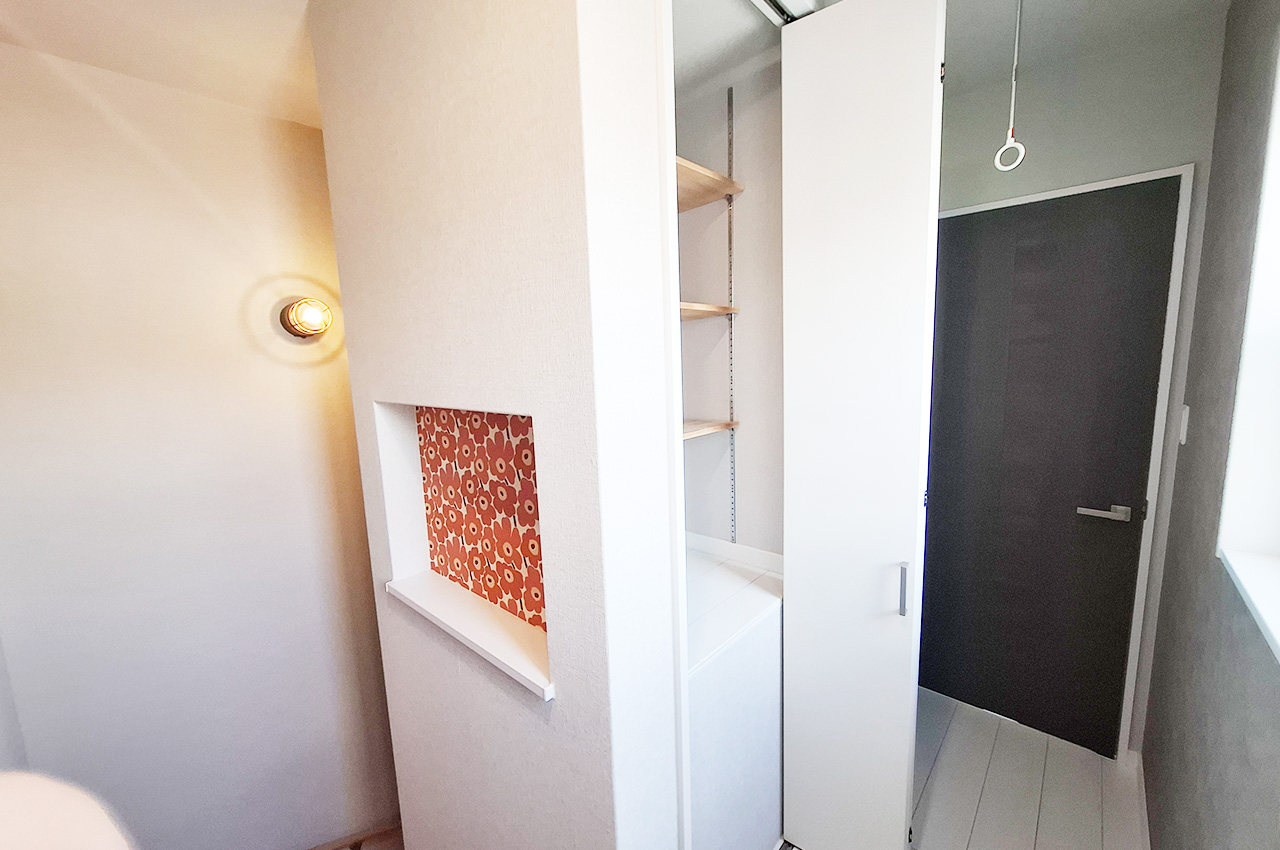 2階廊下・階段上物入