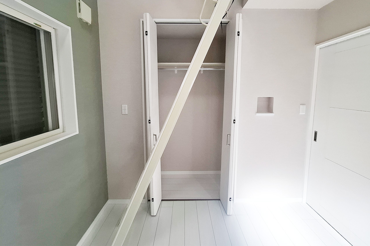 洋室2クローゼット