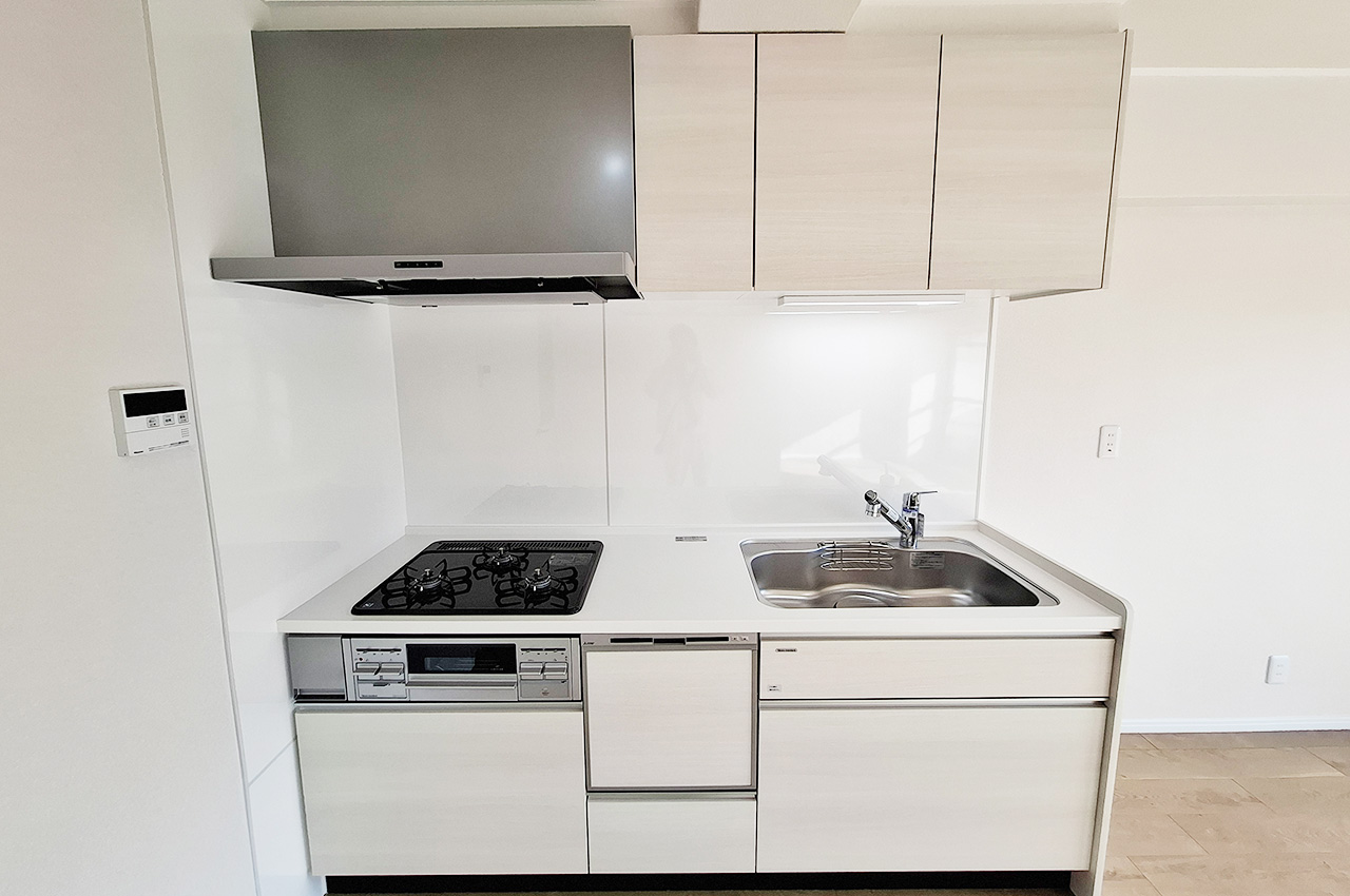 キッチン:食洗機・浄水器付きのシステムキッチンを新調済み。