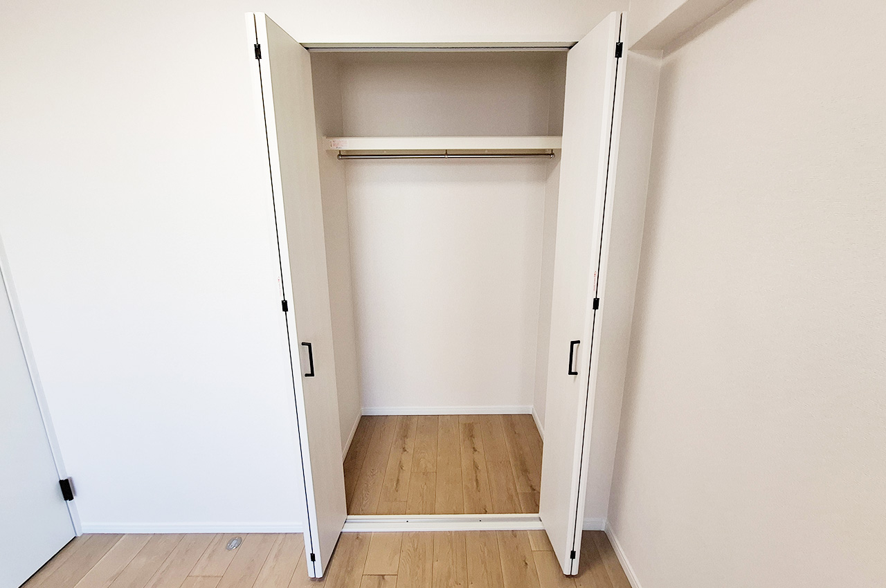洋室2クローゼット:新調済み。