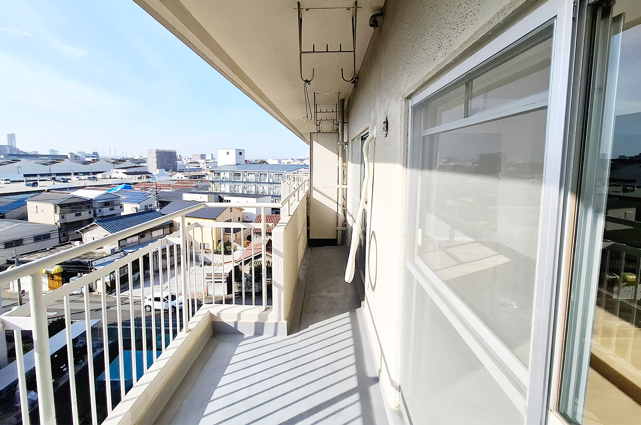 バルコニー:6階建ての最上階&南向きで日当たり良好です。