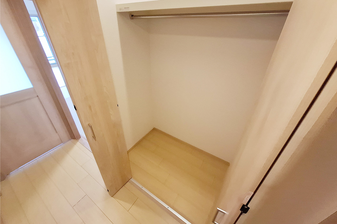 廊下クローゼット:新調済み。
