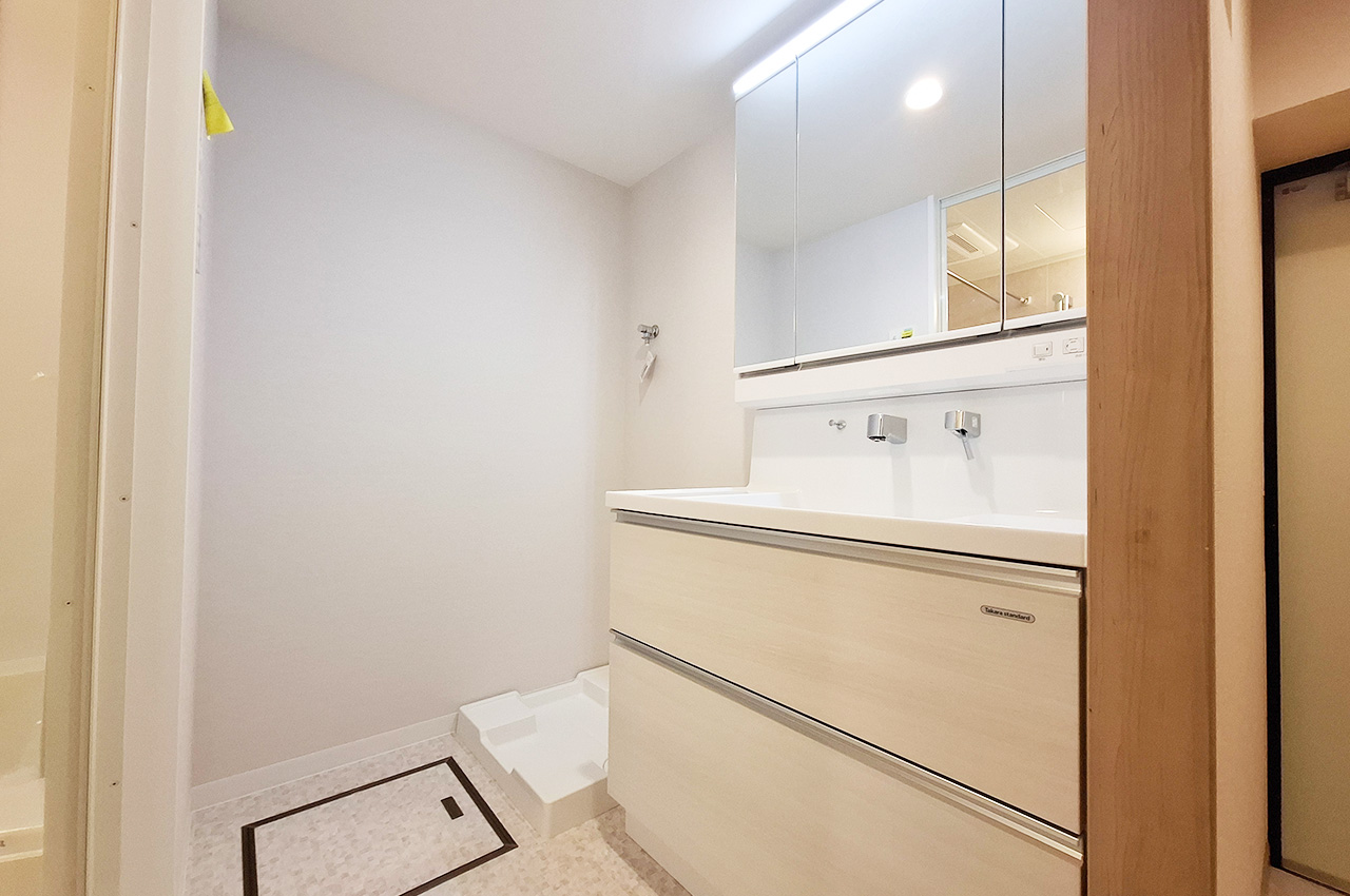 洗面室:洗面化粧台を新調済み。