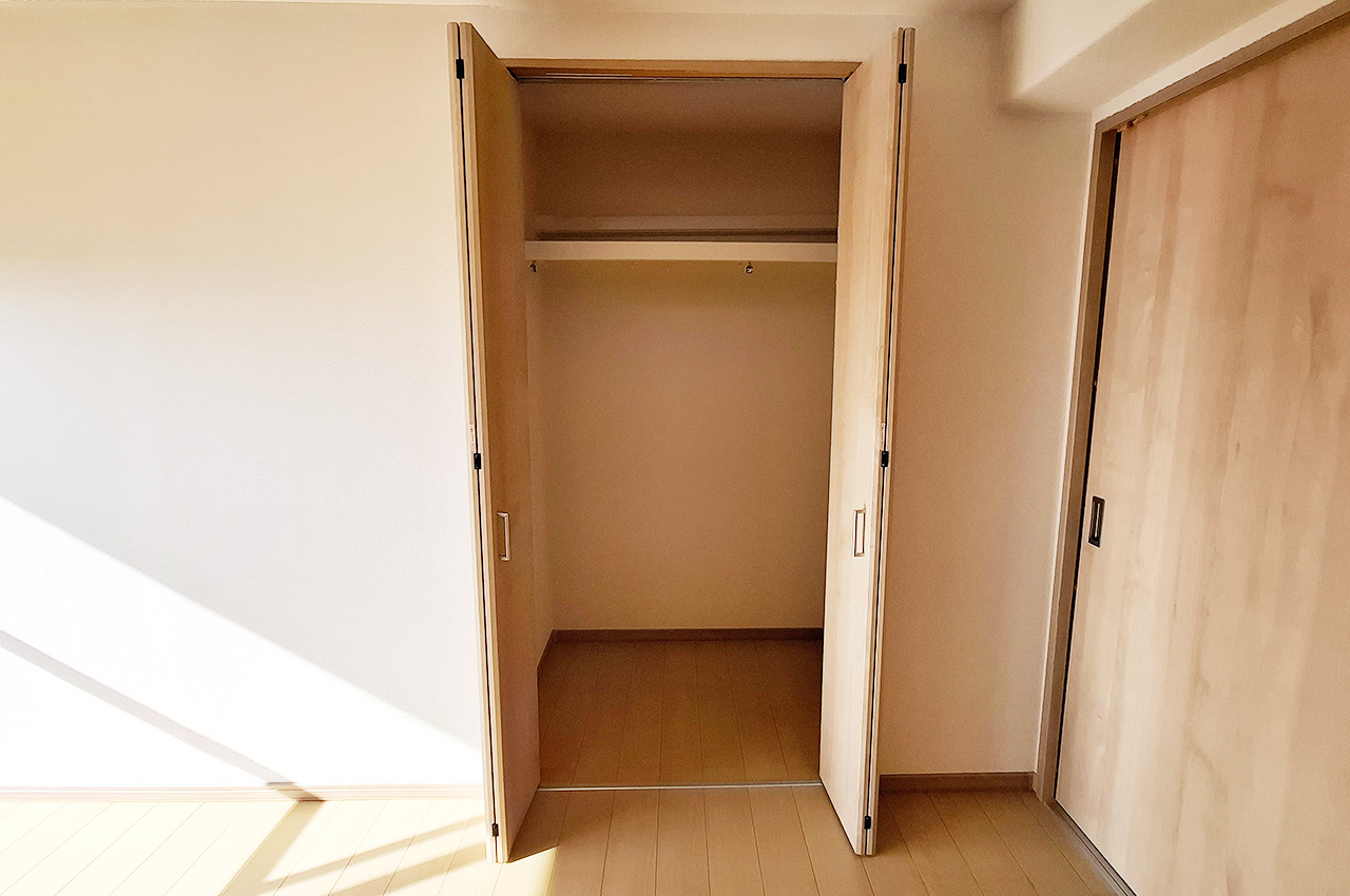 洋室2クローゼット:新調済み。