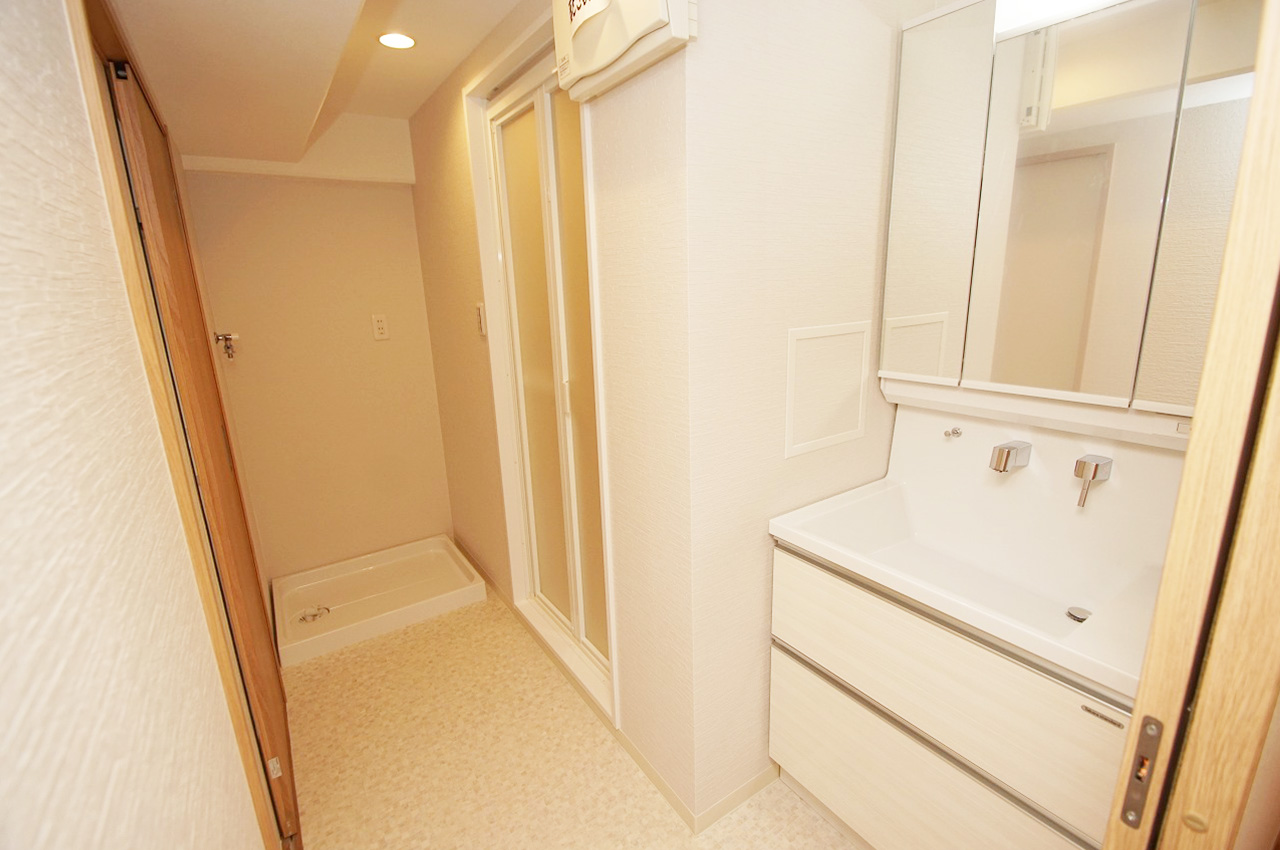 洗面室:洗面化粧台新調