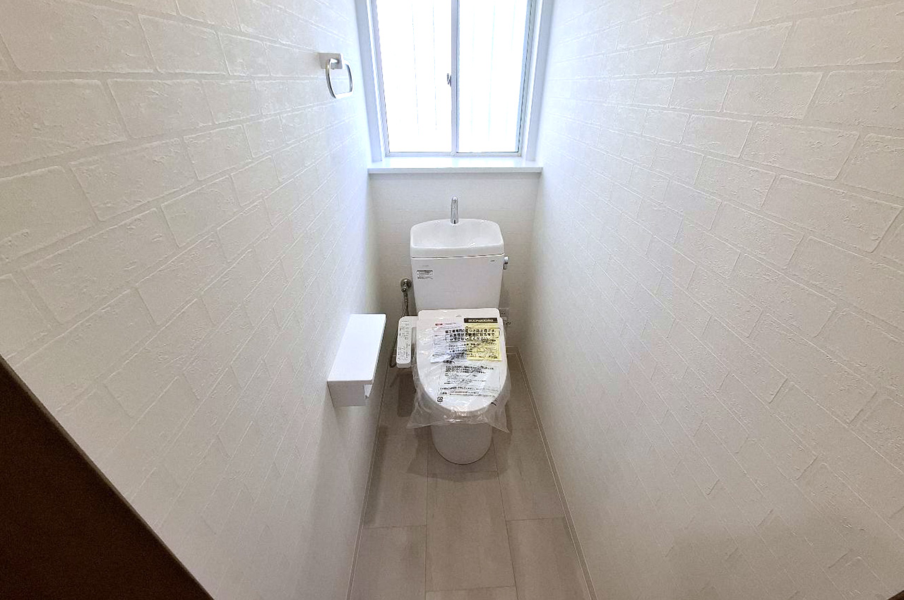 1階トイレ：便器・温水洗浄便座新調