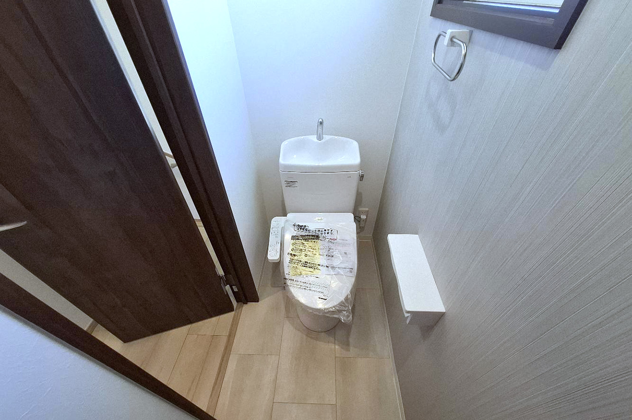 2階トイレ：便器・温水洗浄便座新調