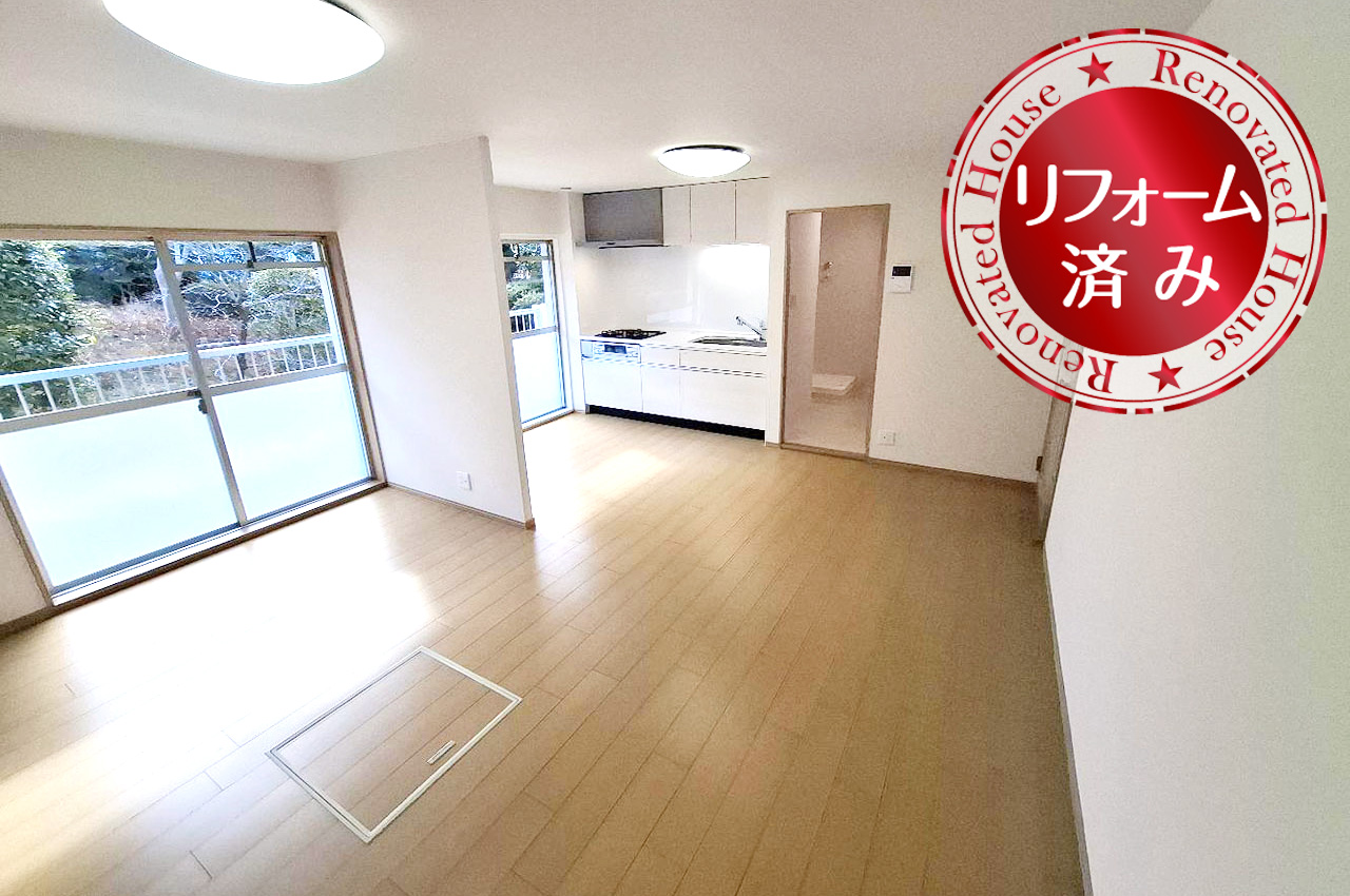 LDKはクロスやフローリングを貼替え、きれいに生まれ変わりました。