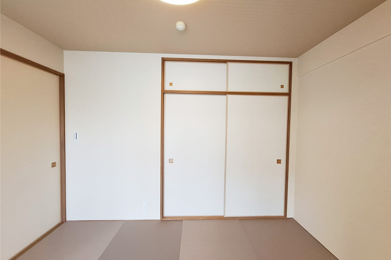 和室：押し入れ収納付き。