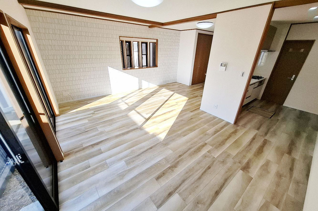 約22帖の広々LDK。家族みんながのびのびと寛げるゆとりある空間です。