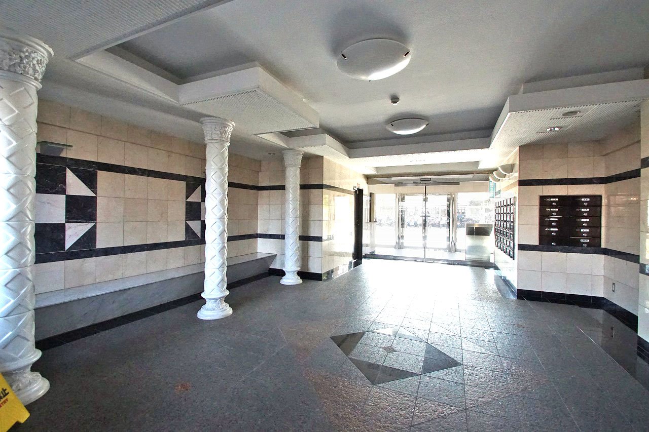 エントランスホール