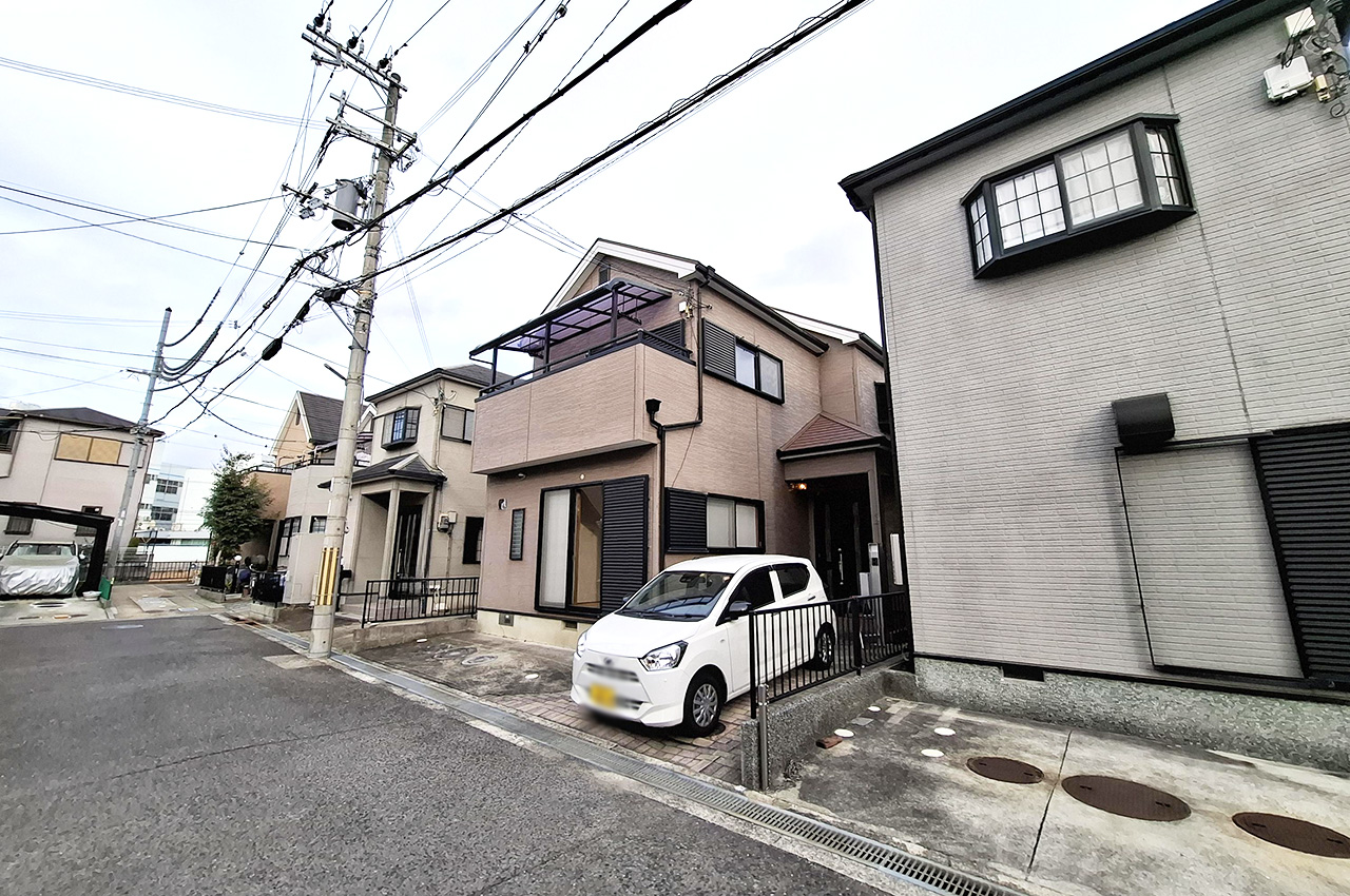 前面道路含む外観