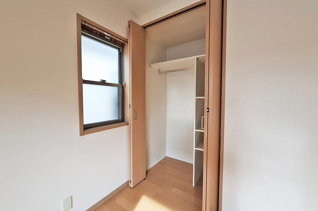 洋室1クローゼット
