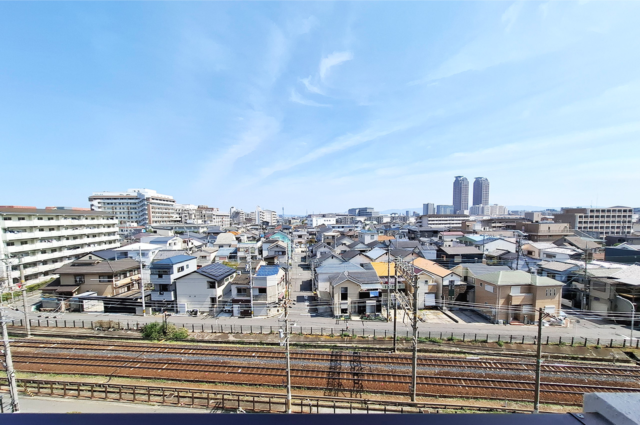 眺望：10階建ての7階部分から開けた景色を楽しめます。
