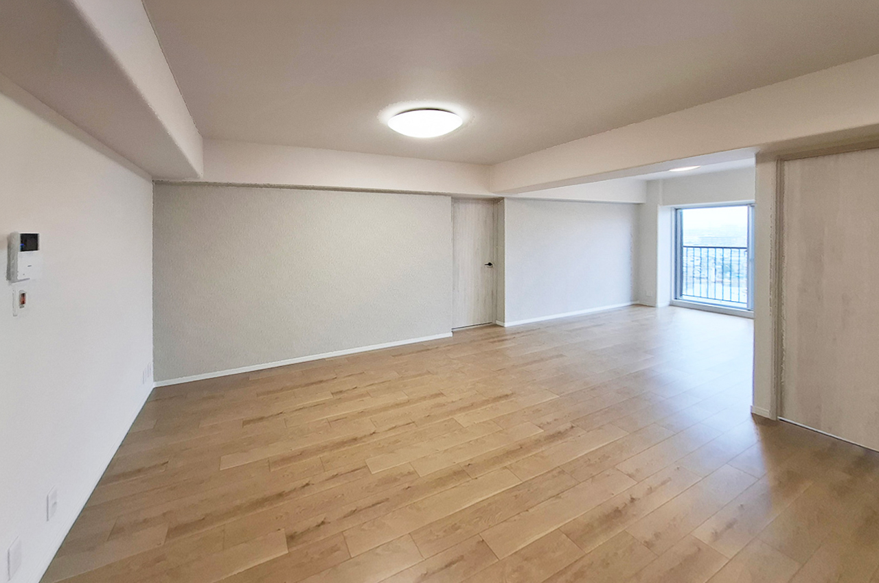 LDK：壁一部にアクセントクロスを施工。