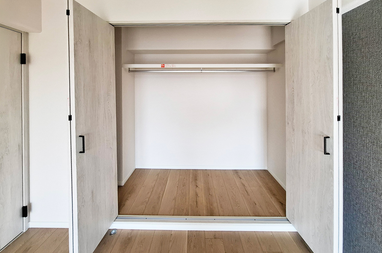 洋室2クローゼット