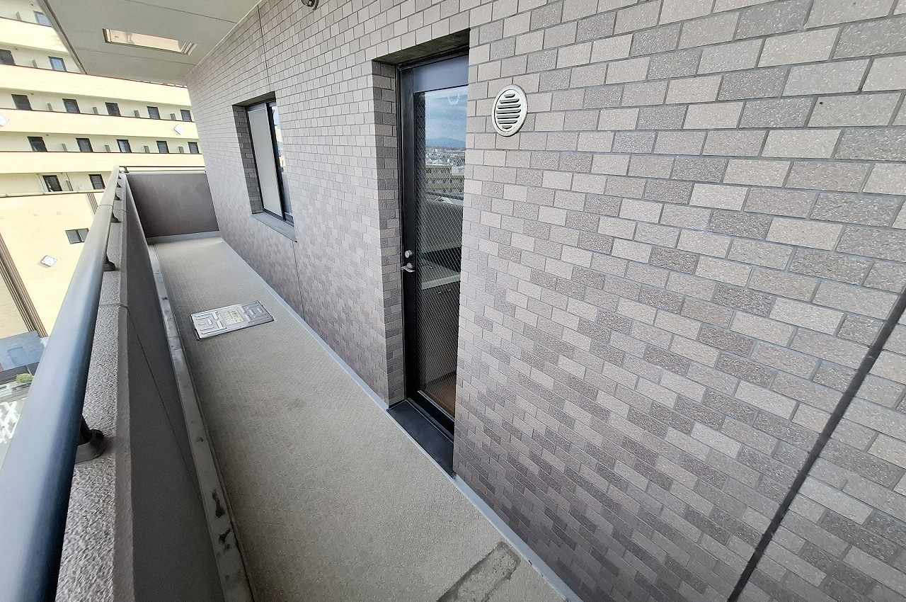 勝手口側バルコニー(北東)