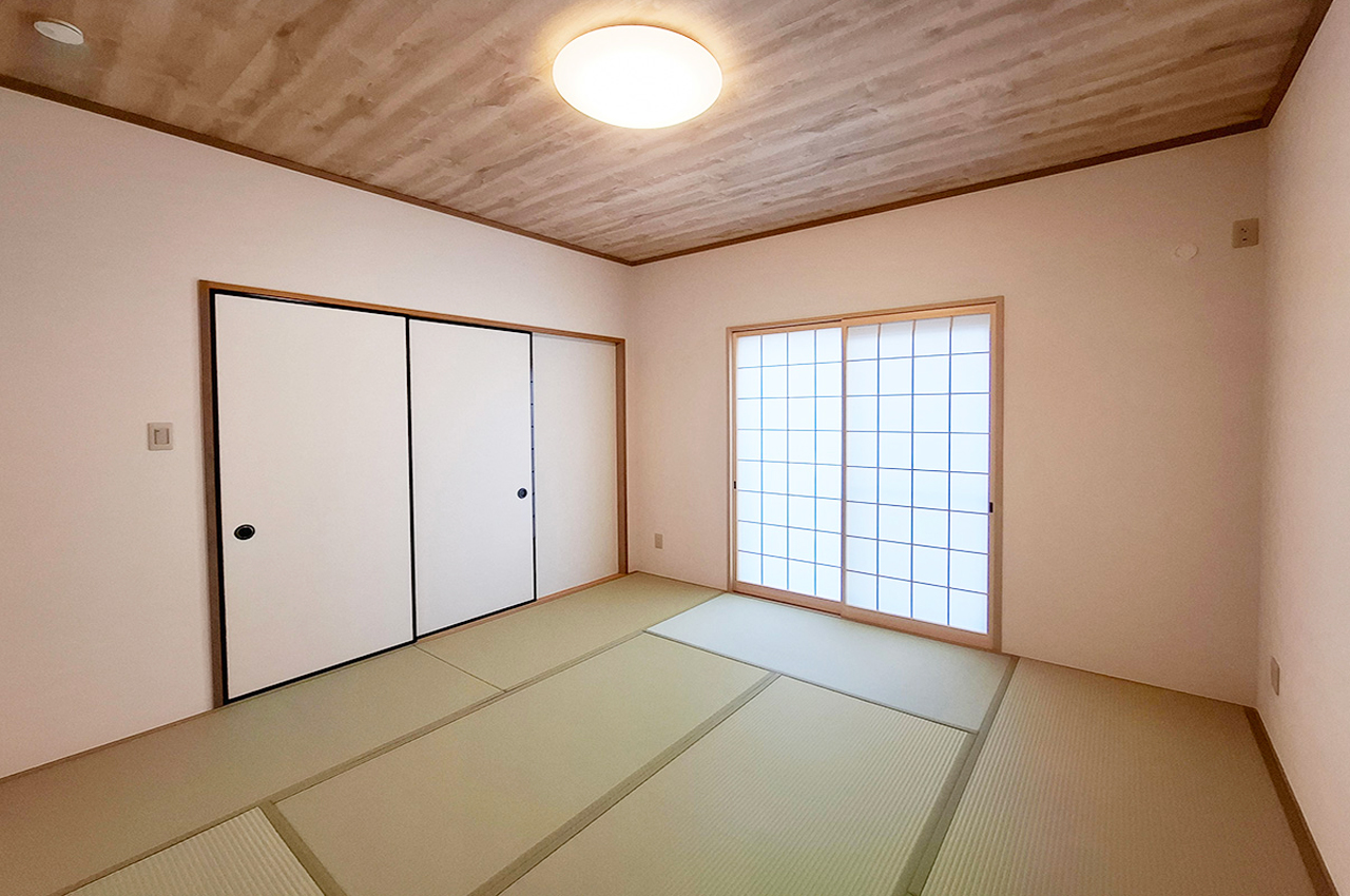 和室1：畳を新調するなどきれいにリフォーム済み。