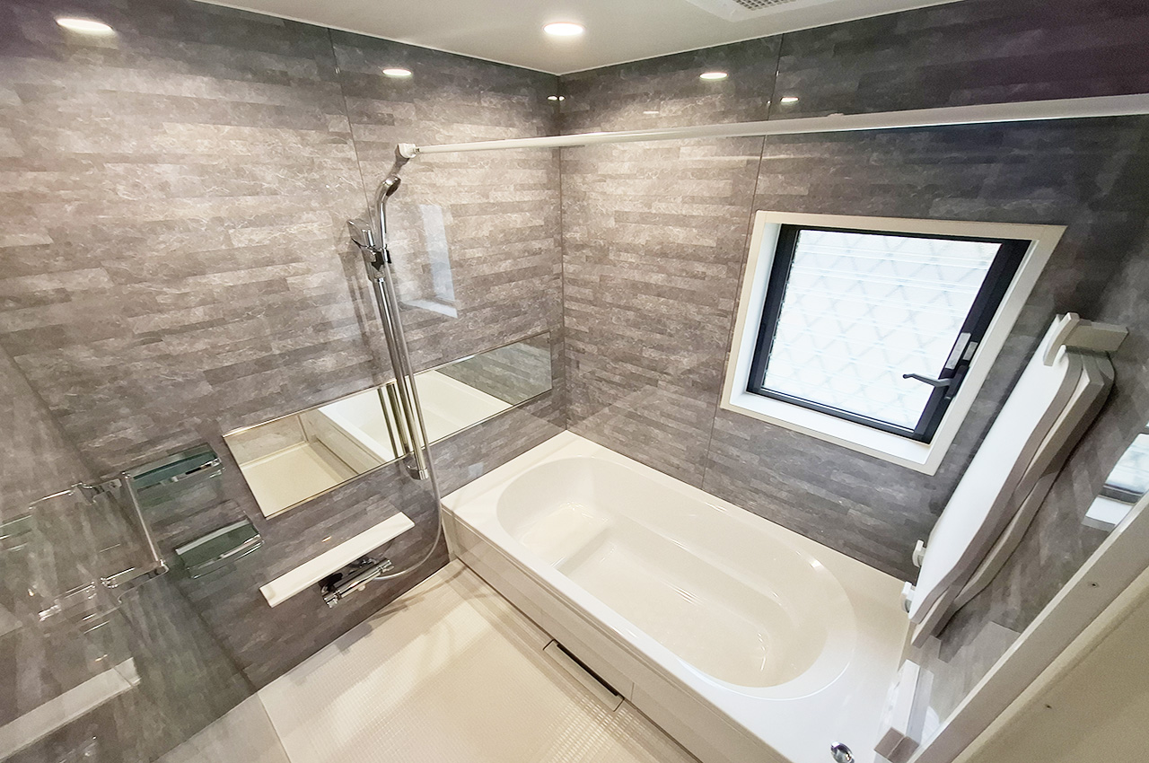 バスルーム：システムバス・浴室乾燥機を新調済み。