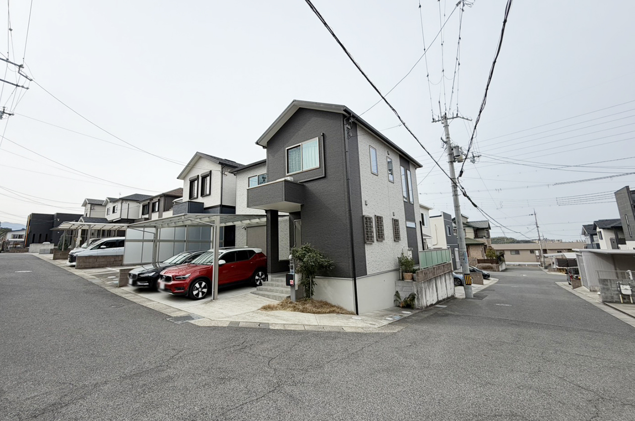 前面道路含む外観