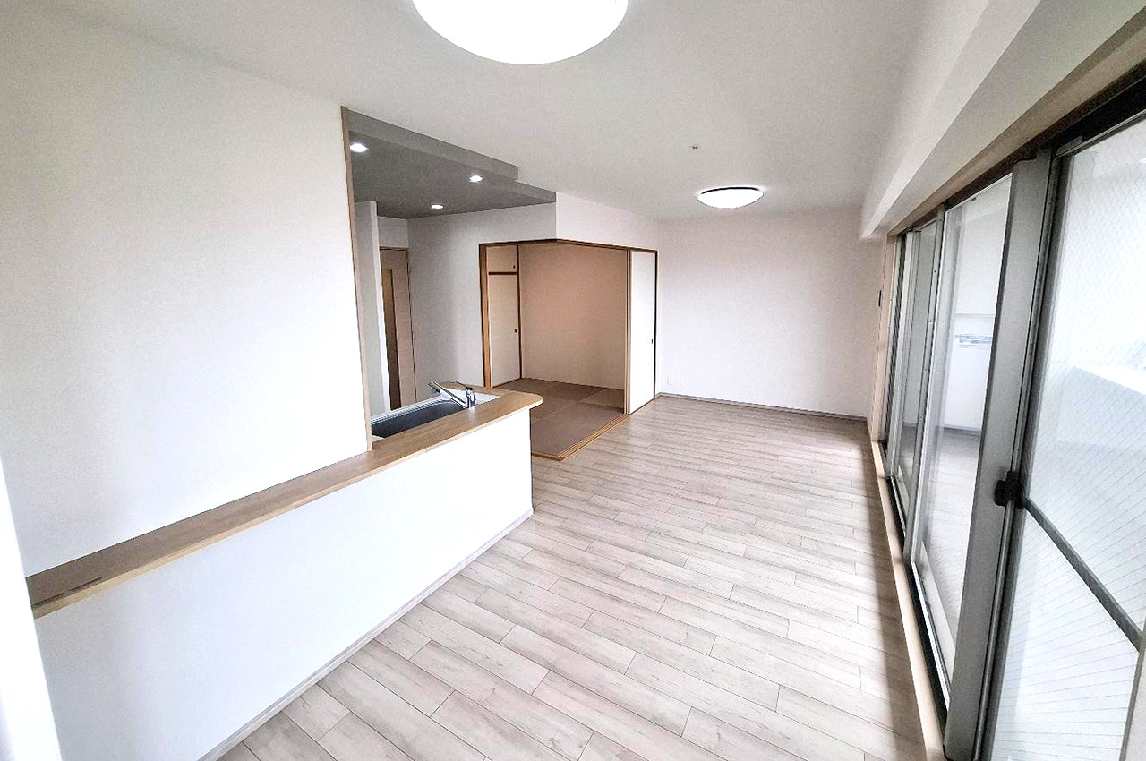 LDK：和室と続間になった使いやすいLDKです。（実際の室内写真）