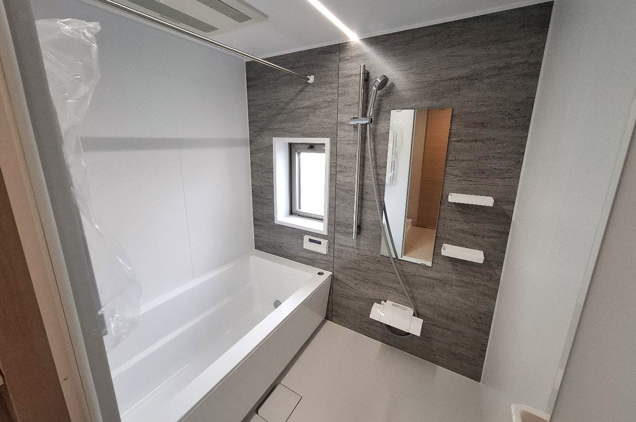 バスルーム：システムバス・電気式浴乾新調