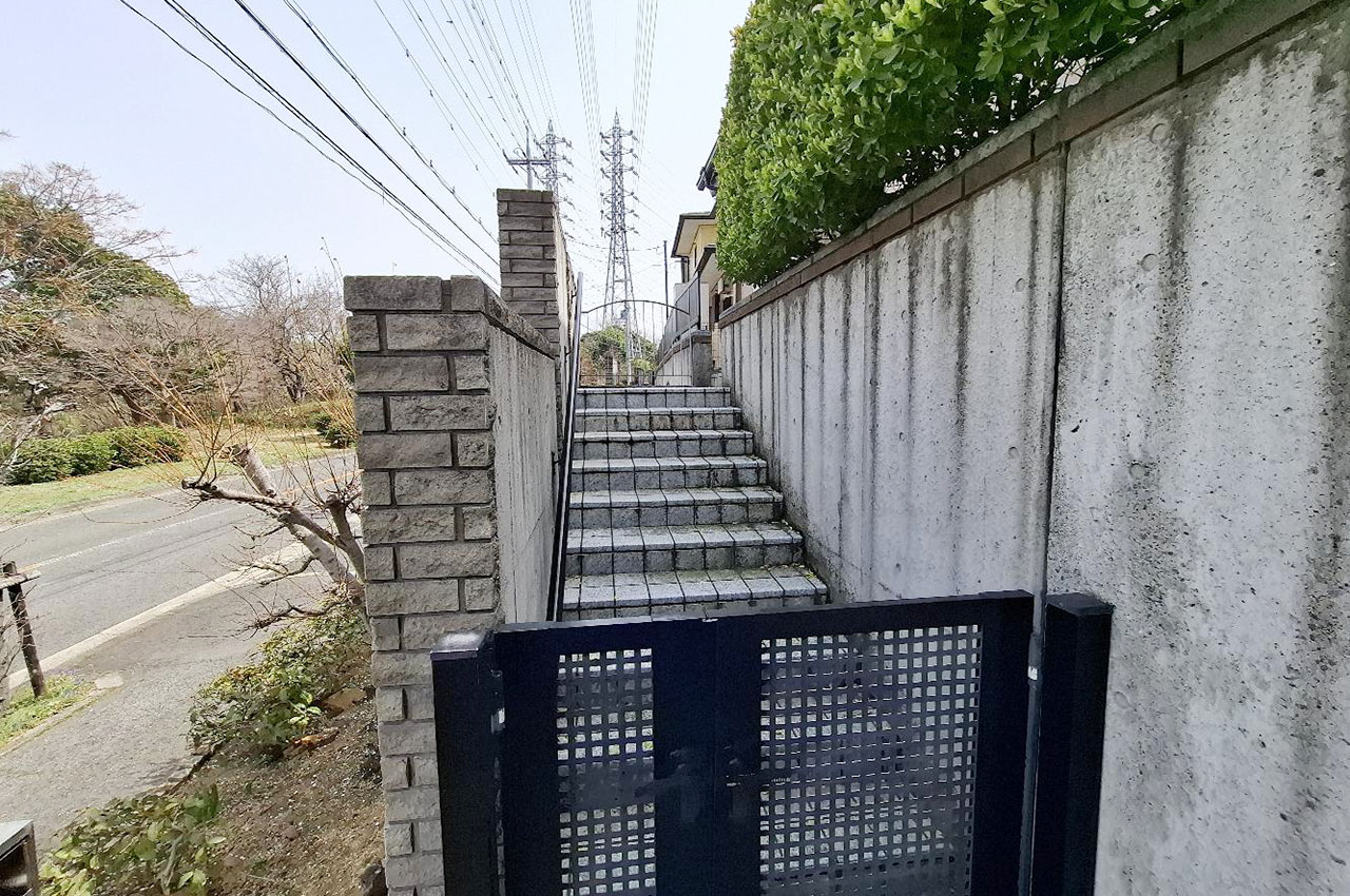 玄関アプローチ