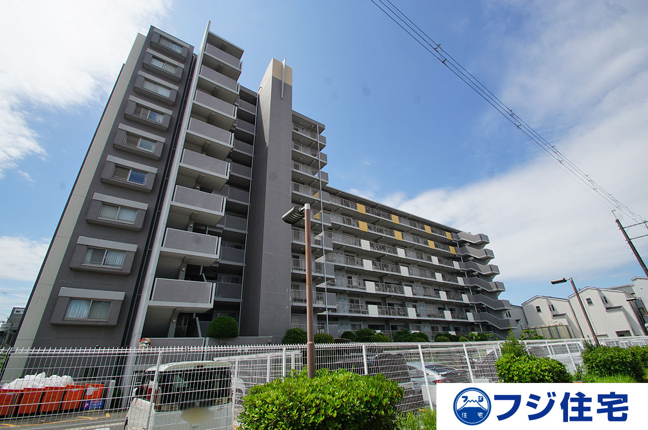 レスタージュ鳳 外観