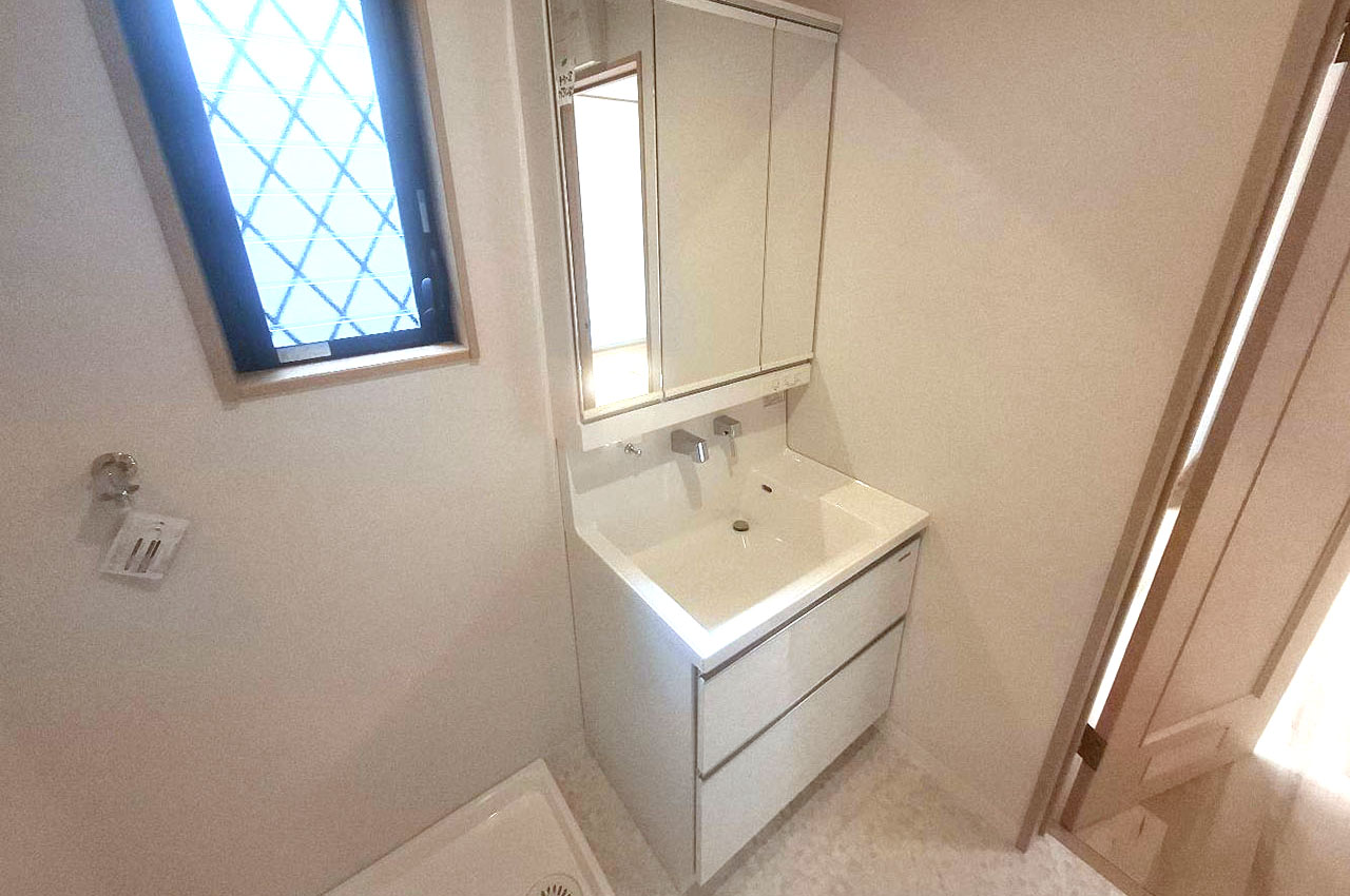 洗面室もリフォームで一新しました。