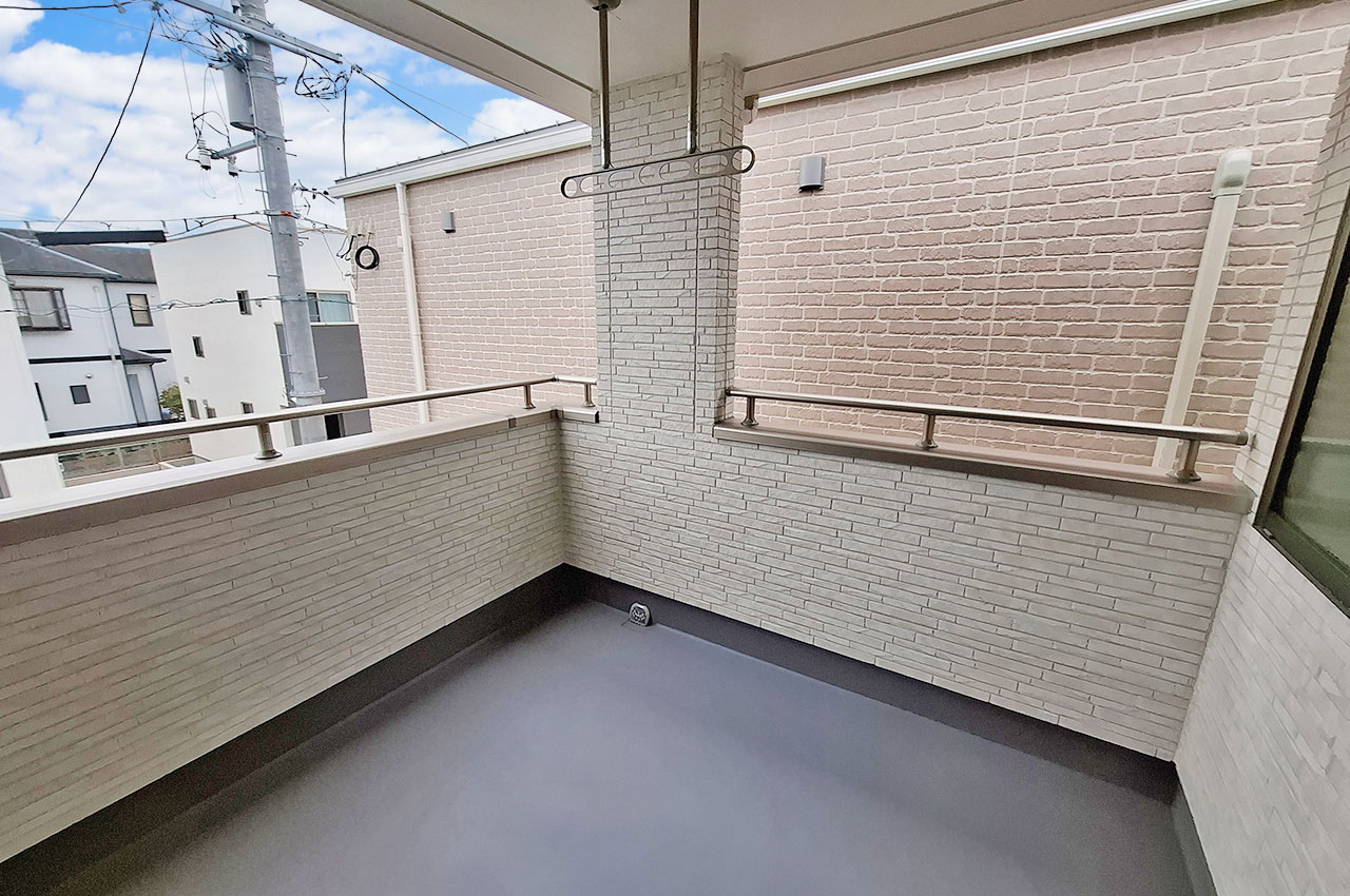 インナーバルコニー:お天気の影響を受けにくい屋根付きのバルコニーです。