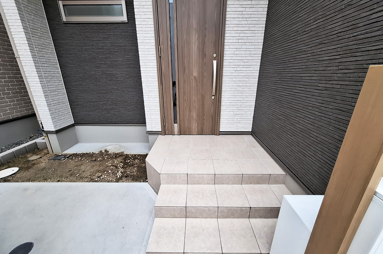 玄関アプローチ