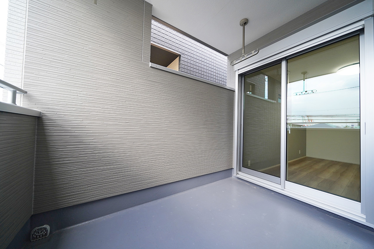 インナーバルコニー：洋室（1）から出入りできます。