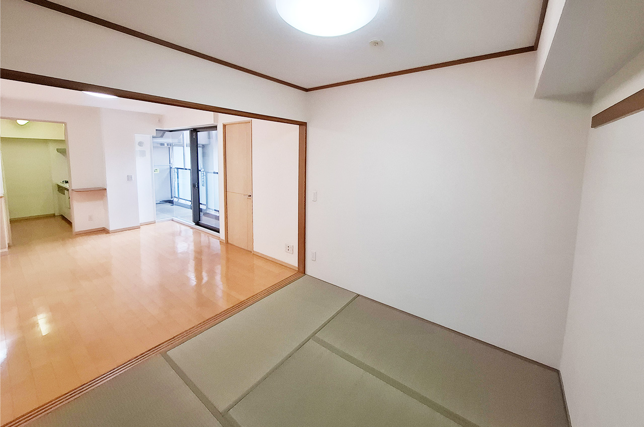 タタミコーナー+LD：リビングの延長としてゆったりと寛げる開放的な空間です。