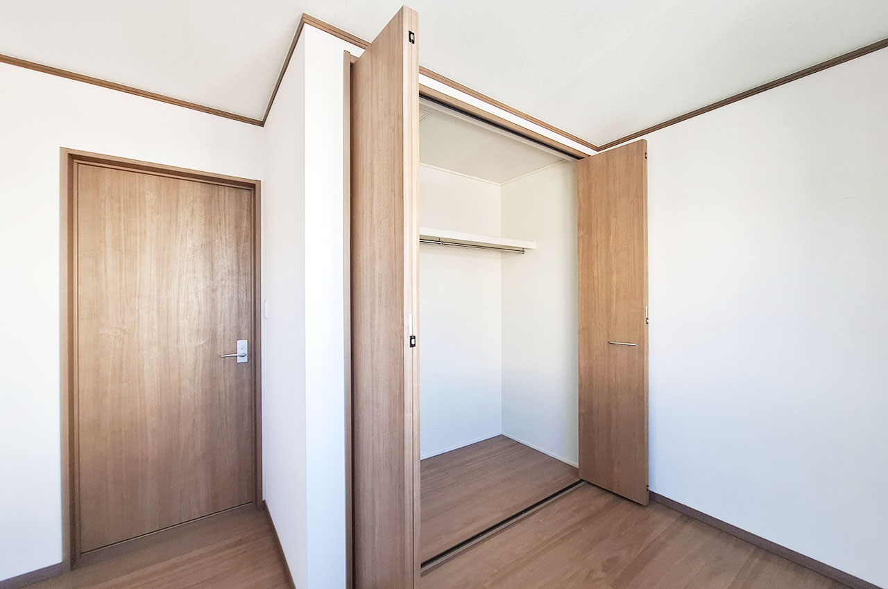 洋室②：クローゼット