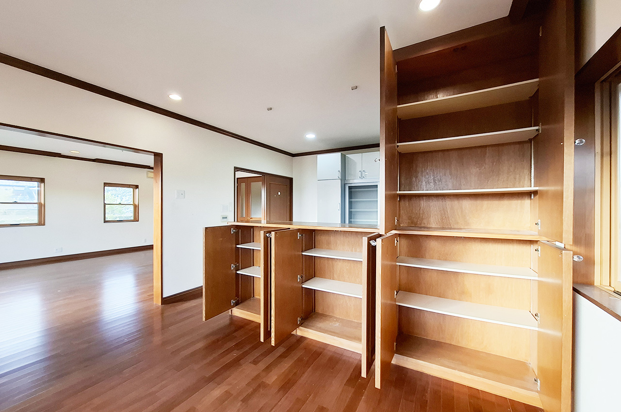 ダイニング物入