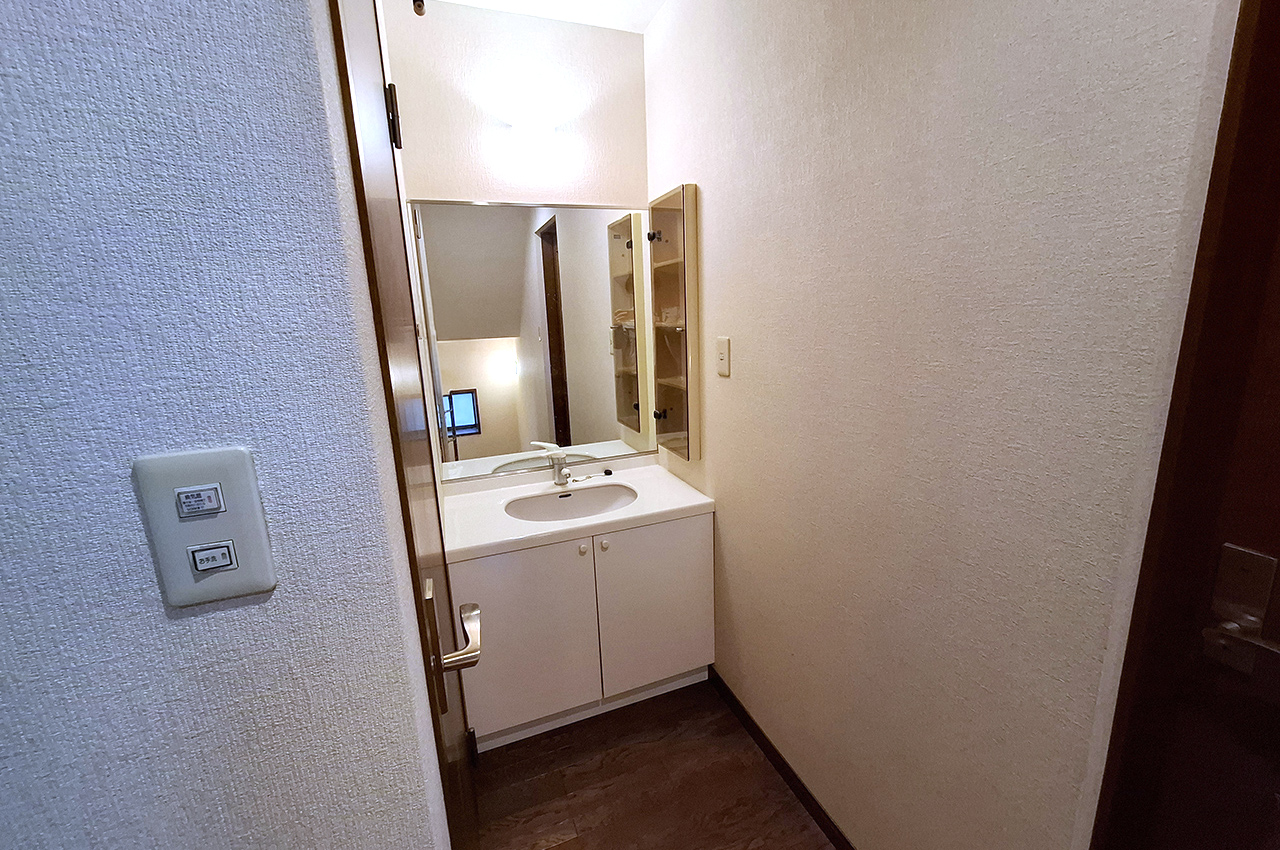 2階ホール洗面台