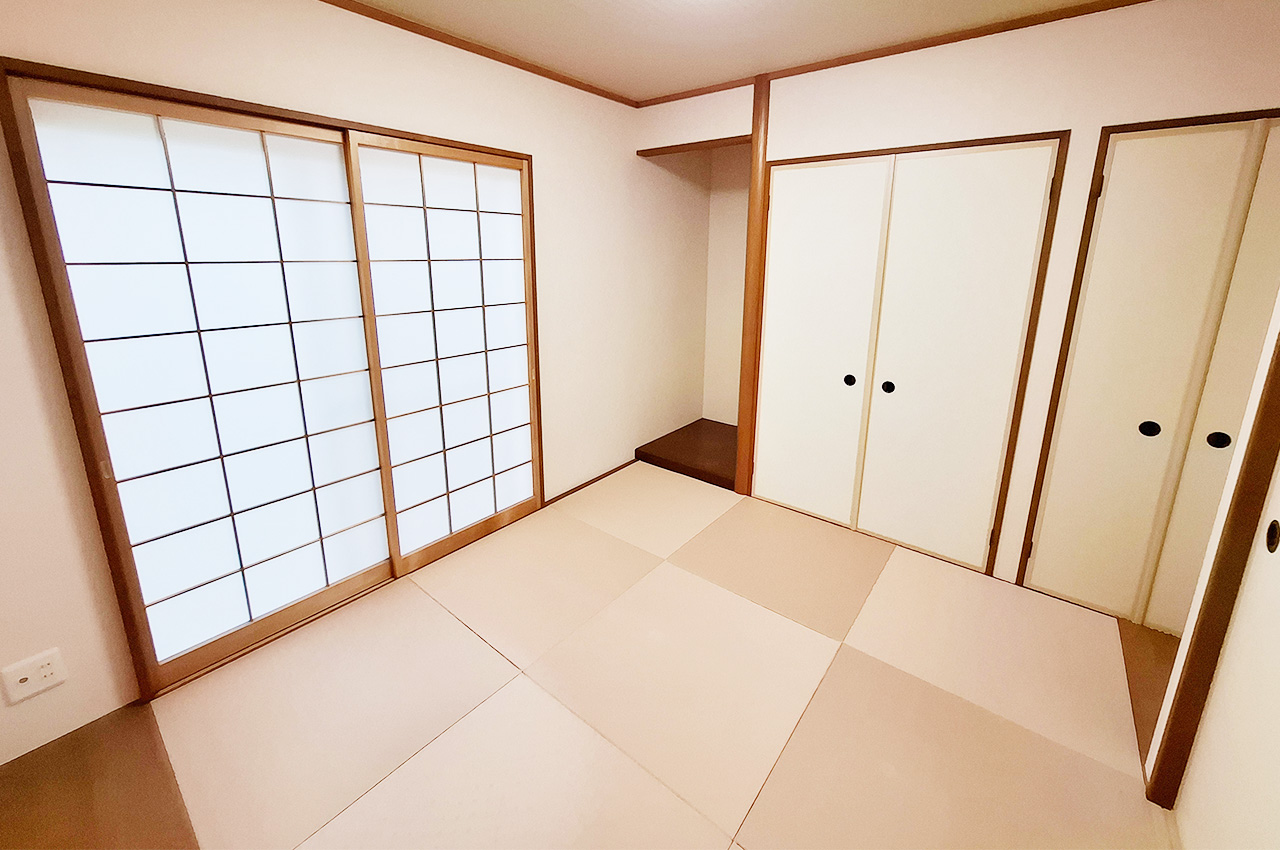 和室：押入があり整理整頓ラクラク。