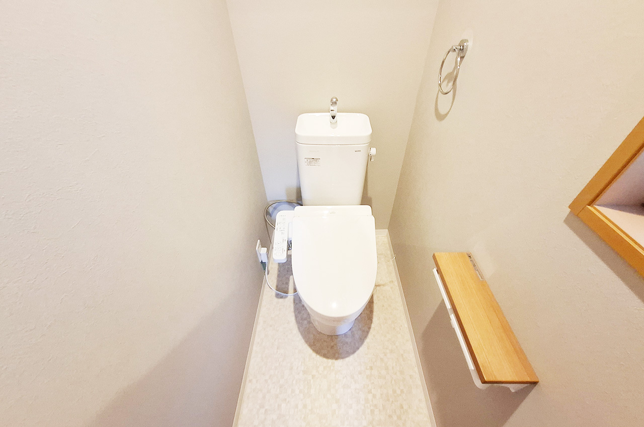 2階トイレ：1・2階両方にトイレがあり来客時にも便利です。