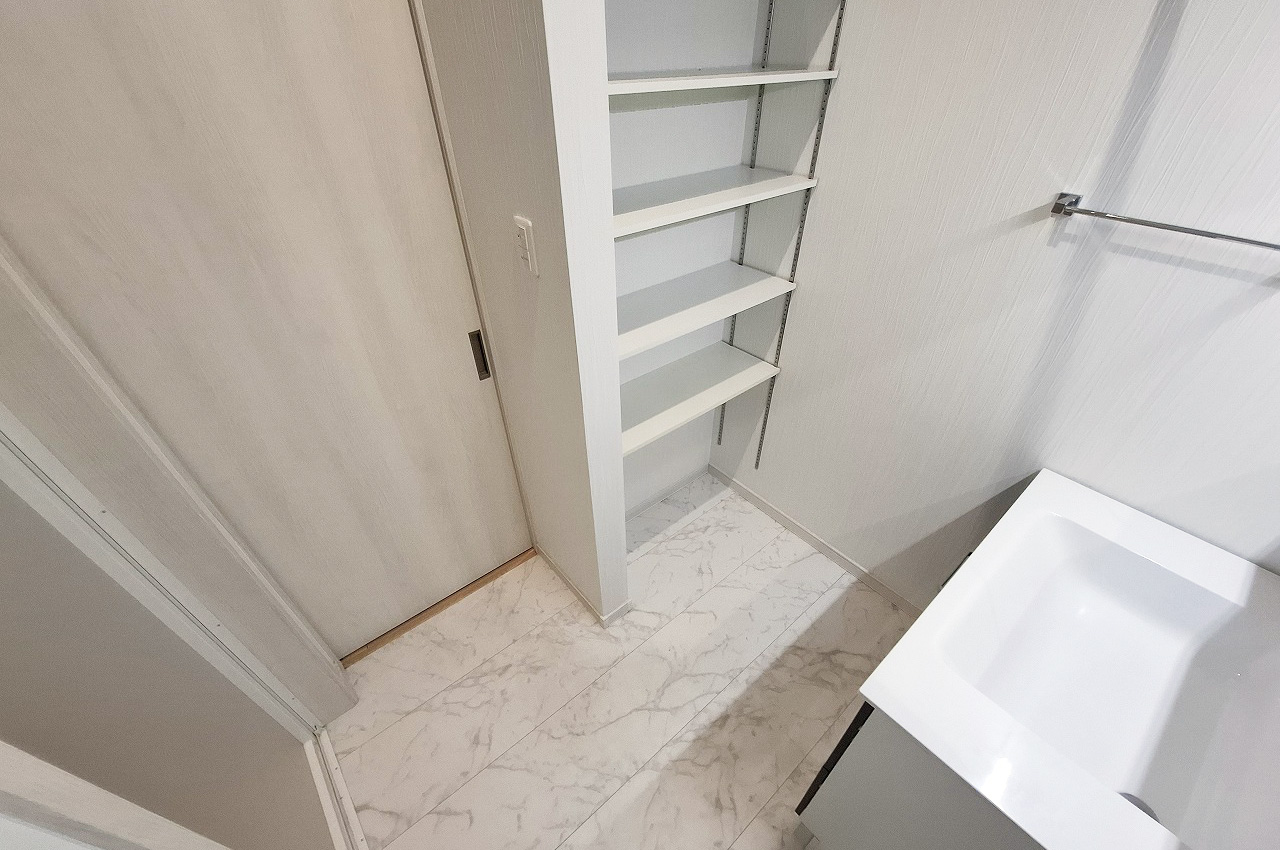 洗面室（可動棚）